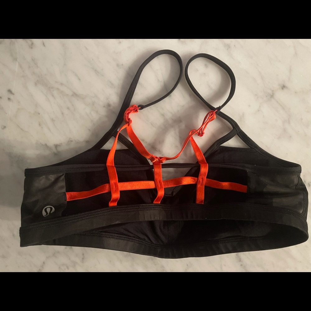 Lululemon sports bra size 6